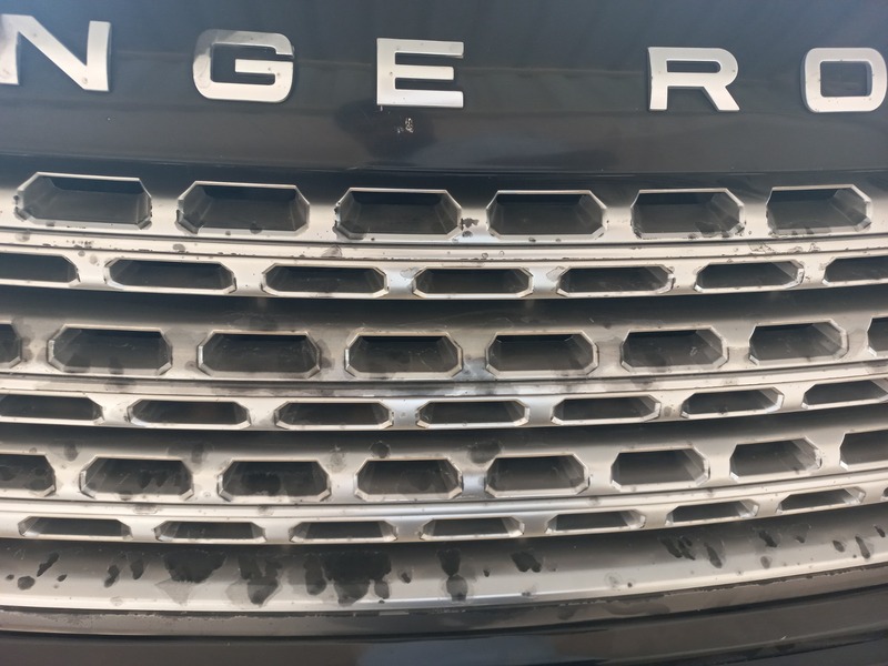Used 2015 Range Rover Vogue SE for sale in Sharjah